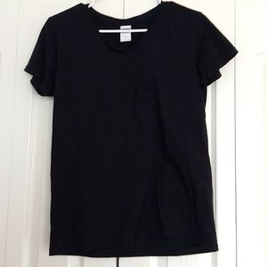 Large Gildan black tee